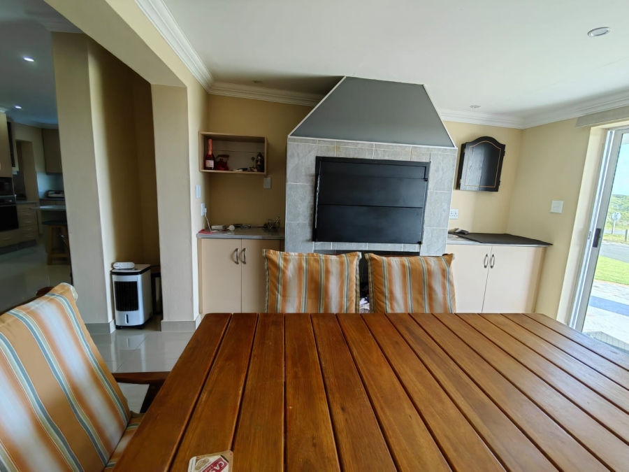 5 Bedroom Property for Sale in Pearly Beach Western Cape